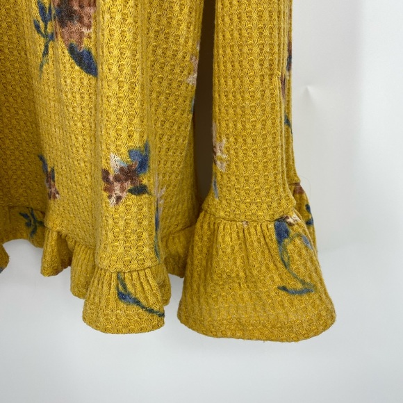 Bloomfield Mustard Yellow Floral Waffle Knit V Neck Top Size M NWT Ruffl… - Picture 5 of 9